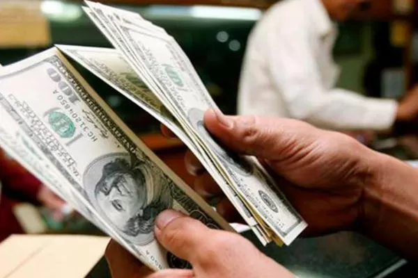 El dólar subió 70 centavos y llegó a $ 39,40 en el Banco Nación