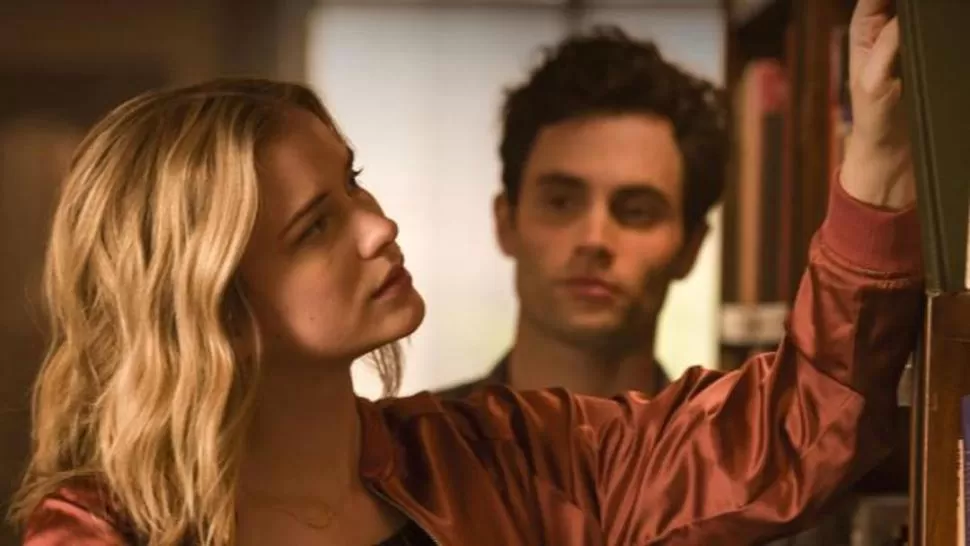 “YOU”. Una historia de amor y obsesión con ritmo ágil, y las redes sociales como instrumento de acoso.  