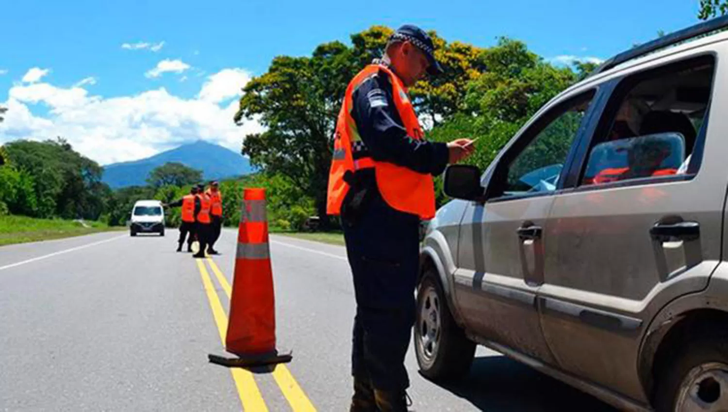 Pese a la licencia digital, advierten que en Tucumán hay que circular con la documentación física