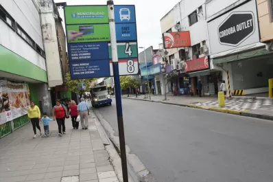 Sin colectivos, gastaron hasta $ 600 en taxis para cumplir con sus trabajos