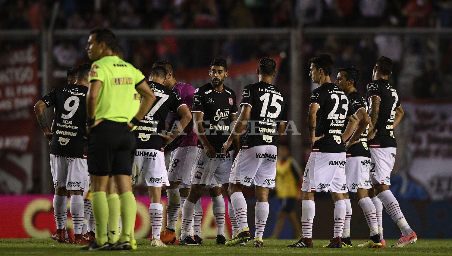 MAL RECUERDO. Facundo Tello dirigió el partido entre San Martín e Independiente, en Avellaneda, en el que el santo se fue goleado con fallos polémicos.