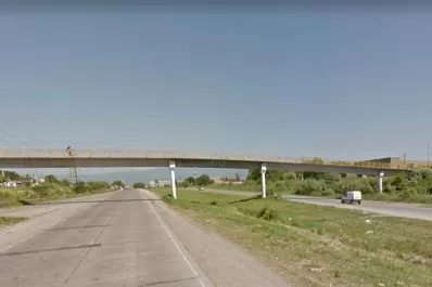 Un policía rescató a un joven que quiso arrojarse desde un puente