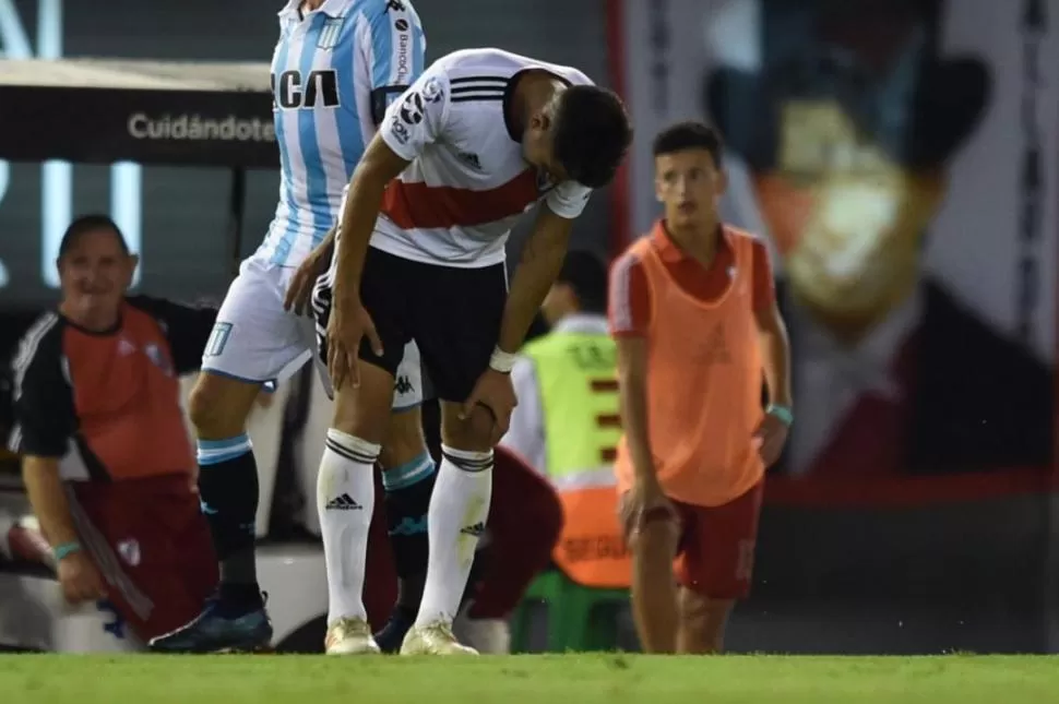 ¡QUÉ DOLOR! Palacios se fracturó y podrá reaparecer a fines de marzo. twitter @CARPoficial  