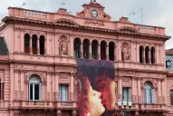 El Gobierno se sumó al Día de los Enamorados con una foto de Romeo y Julieta