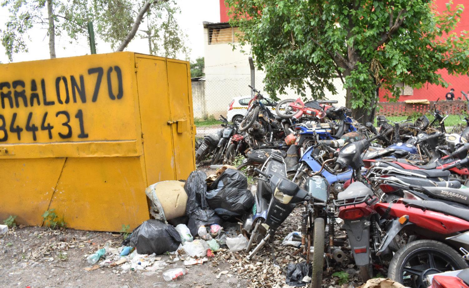 El legislador Aráoz recorrió la seccional 9° y aseguró que es un basural