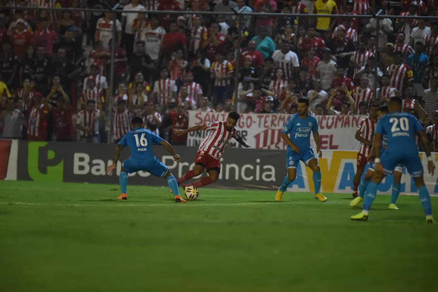 EN LA CIUDADELA. San Martín empató sin goles con Belgrano.