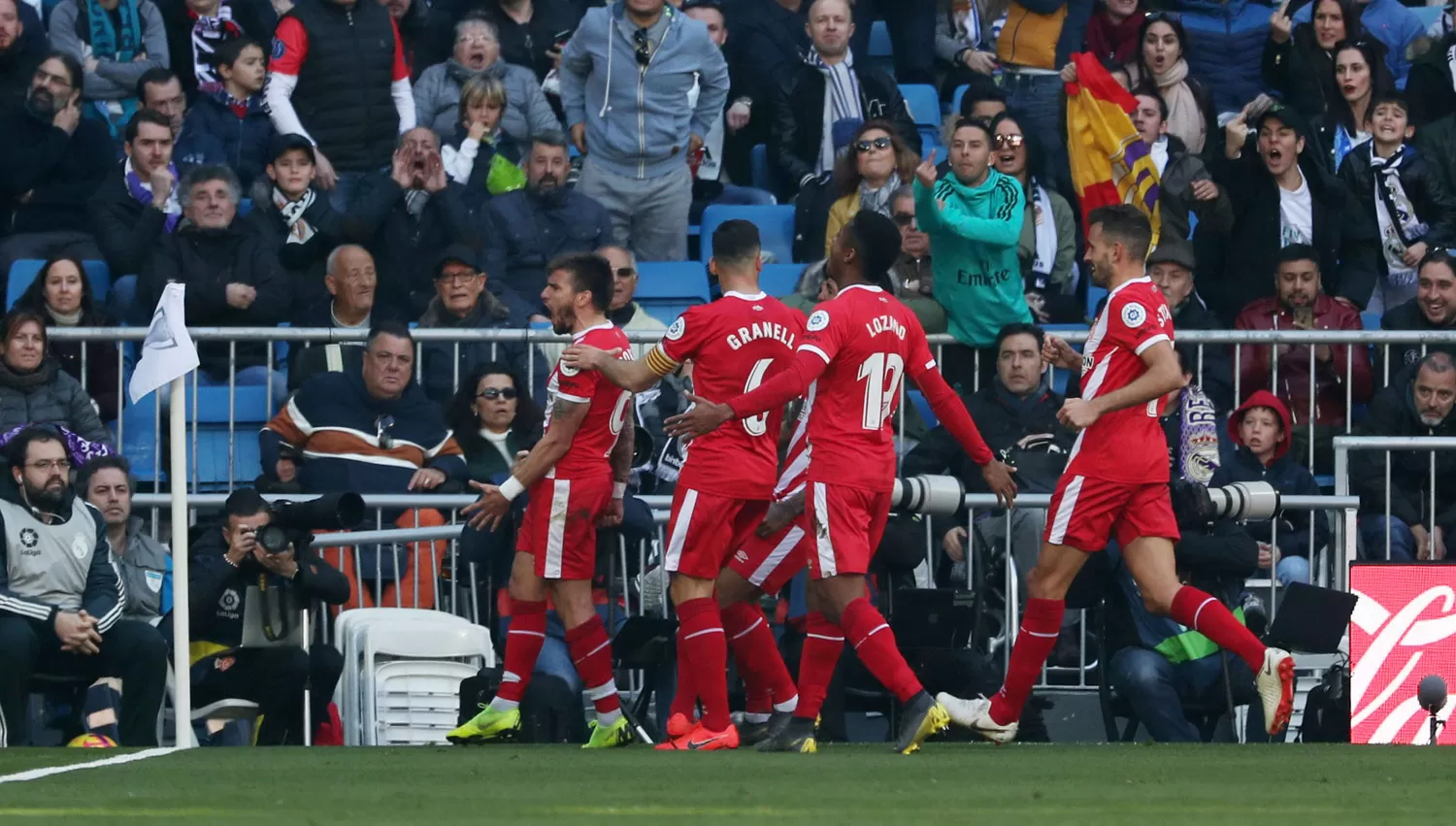 SORPRESA. El modesto Girona enmudeció al estadio y dejó al Madrid lejos de la pelea por el título. 