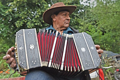 El bandoneonista que levanta polvareda