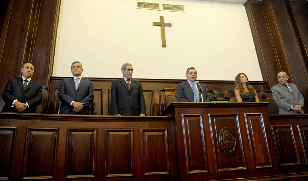 EL ALTO TRIBUNAL DEL HÁBEAS CORPUS CORRECTIVO. Los vocales Antonio Estofán, Daniel Posse (presidente) y Claudia Sbdar en un acto protocolar reciente.  la gaceta / foto de franco vera 