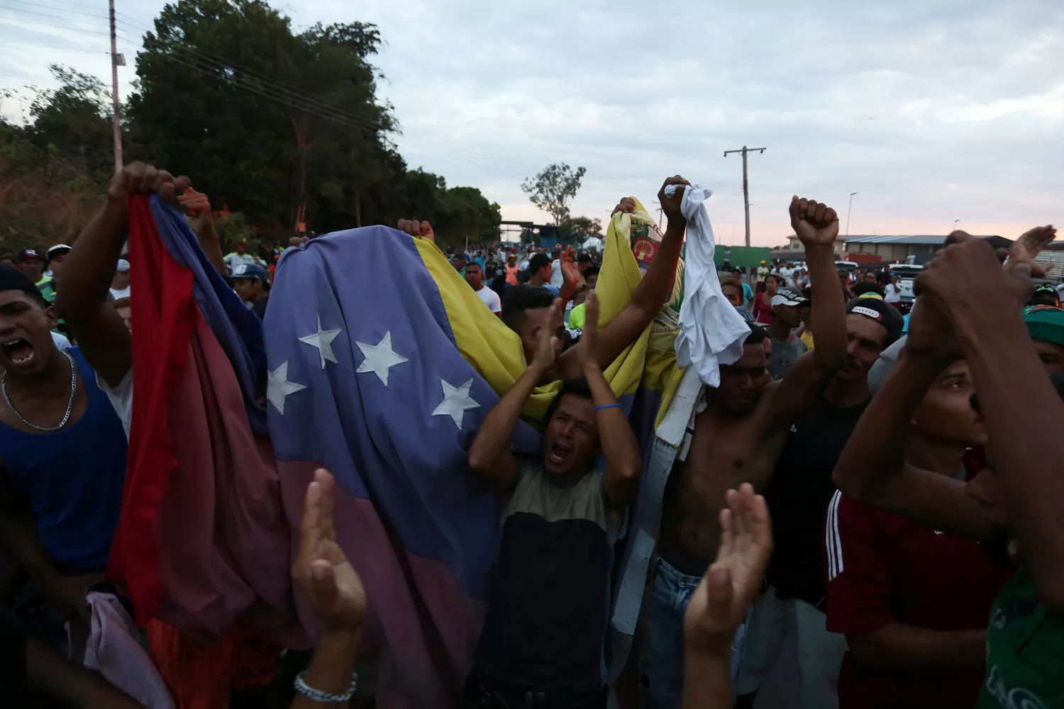 EN LA FRONTERA CON BRASIL. Impidieron el ingreso de ayuda humanitaria.