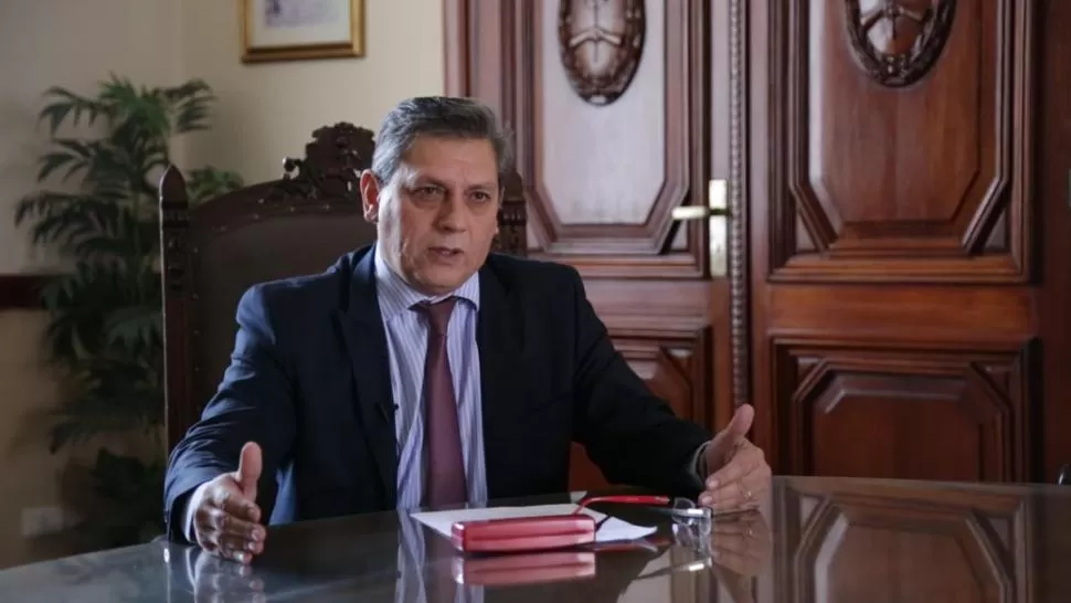 PRESIDENTE DE LA CORTE SUPREMA DE JUSTICIA DE TUCUMÁN Y DE LA JUNTA ELECTORAL. Daniel Posse en la sala de acuerdos del alto tribunal. la gaceta 