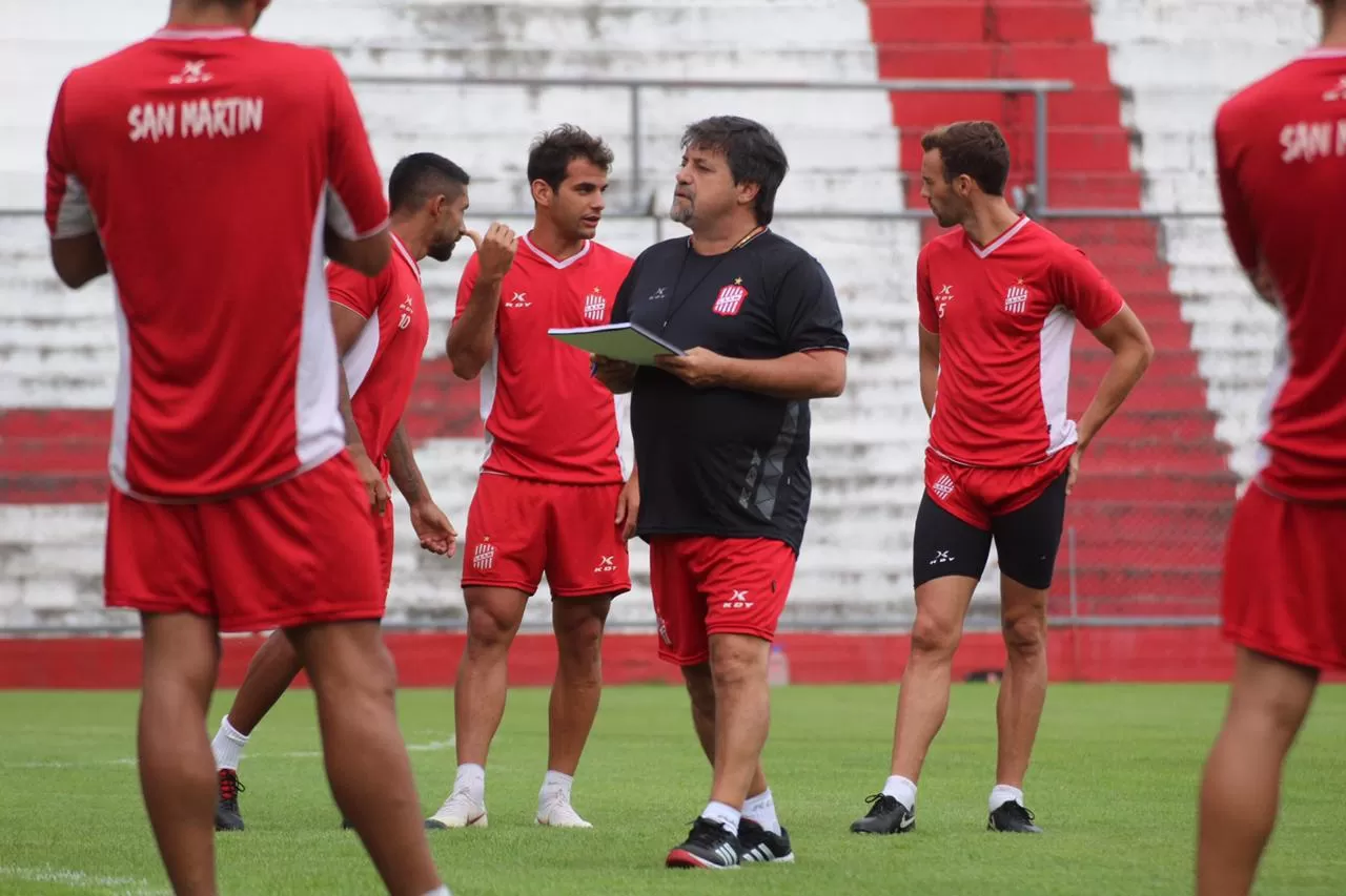 Caruso Lombardi dirigió su primera práctica en San Martín