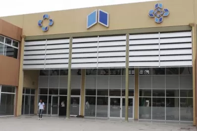 Muchísima gente está consultando; hay miedo, dijo el director del hospital del Este