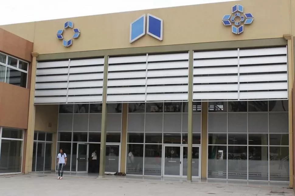 La menor de edad se encuentra internada junto a su familia en el hospital Eva Perón.