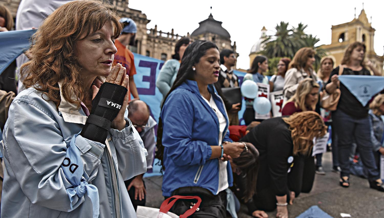 CELESTES. Los provida pretendían que el embarazo continuara.