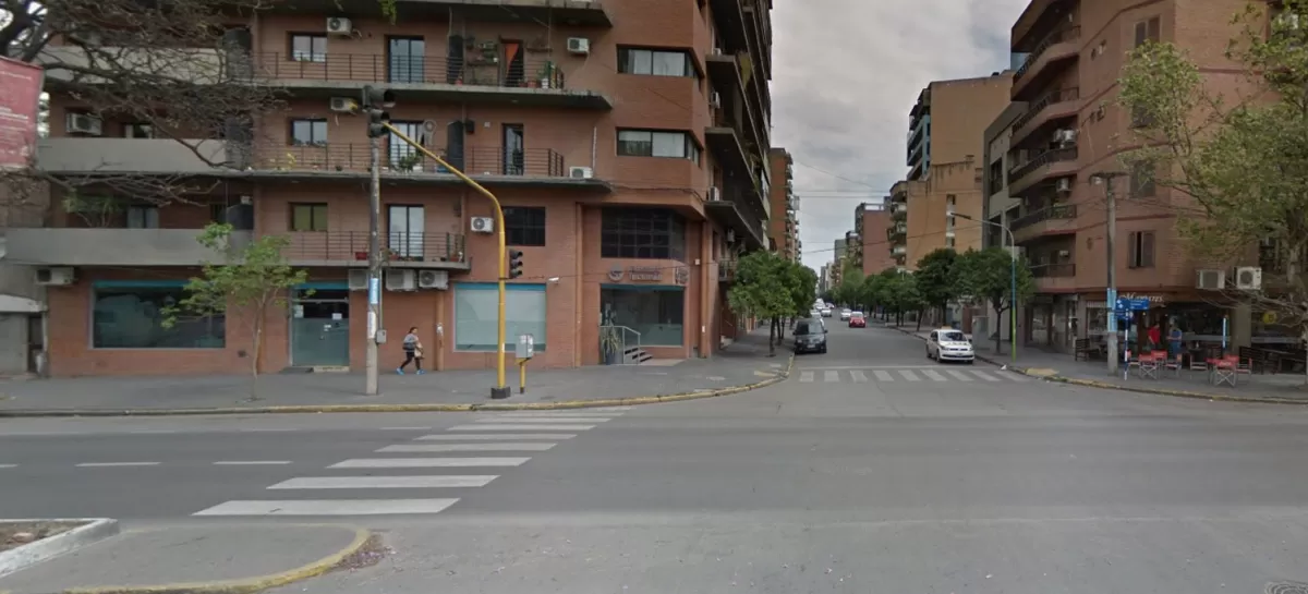 ESQUINA DE AVENIDA SARMIENTO Y MONTEAGUDO