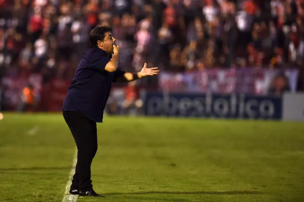 ARDUO TRABAJO. Caruso necesitará levantar anímica y futbolísticamente al plantel para el duelo del domingo con Huracán. la gaceta / foto de diego aráoz