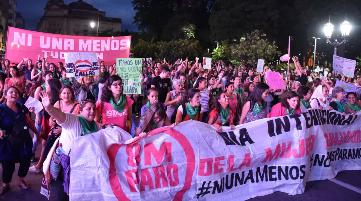 MUJERES REALIZAN HOY EL TERCER PARO MUNDIAL POR EL 8 M