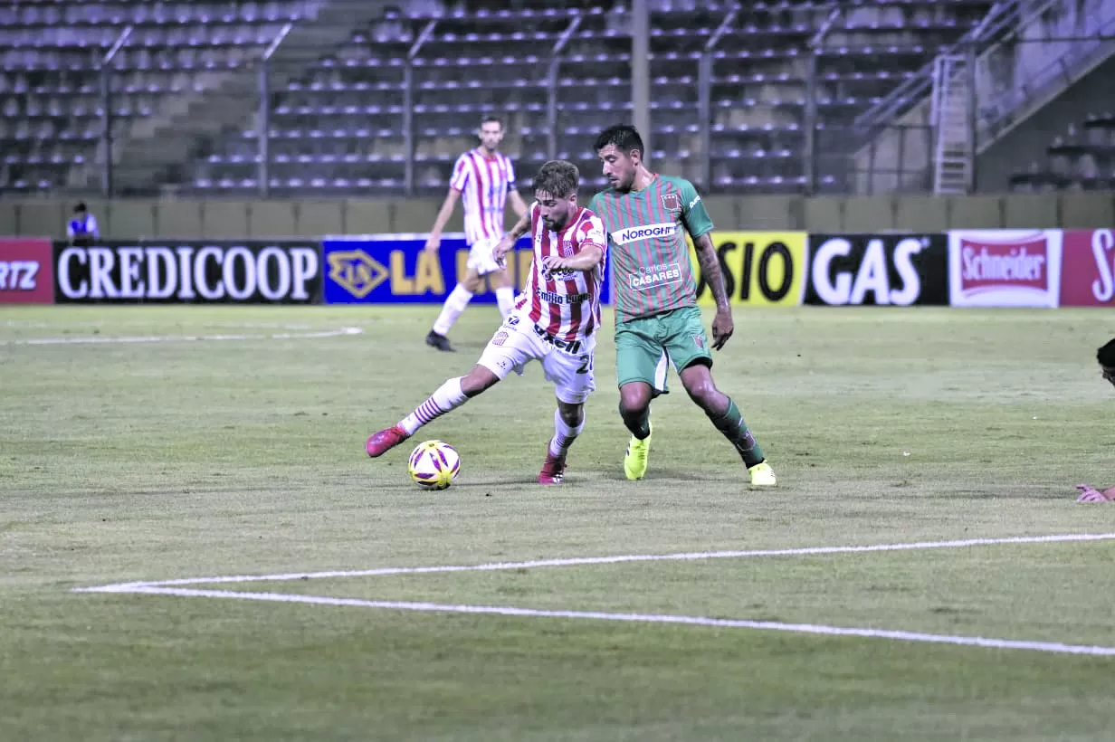 BUEN NIVEL. Lamardo no desentonó en el partido y, en la serie de penales, anotó el suyo.