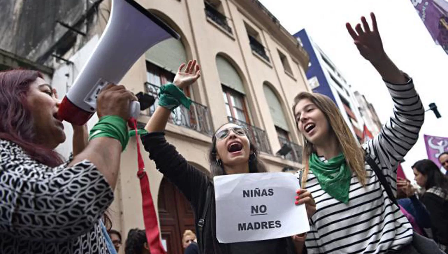 Una de las protestas en las que se pidió que a la niña de 11 años se le hiciera un aborto legal, como indicaba la ley.