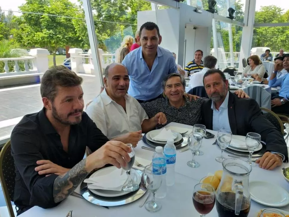 EN EL CADILLAL. El peronismo ofreció un almuerzo a Tinelli y a sus colaboradores. 