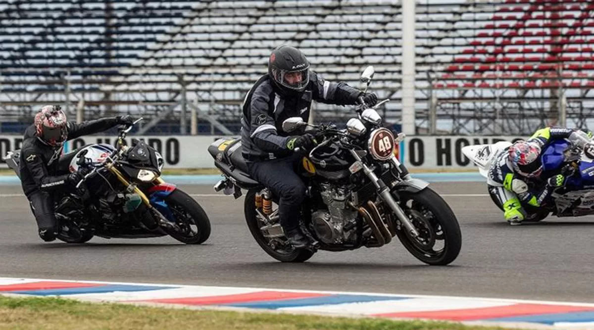 Sobre dos ruedas deberán ser regulares