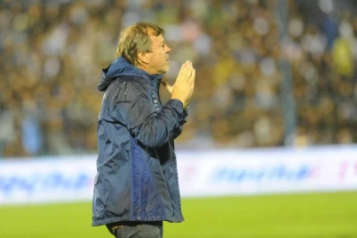 Masticando bronca: Zielinski se enojó por el arbitraje de Diego Abal