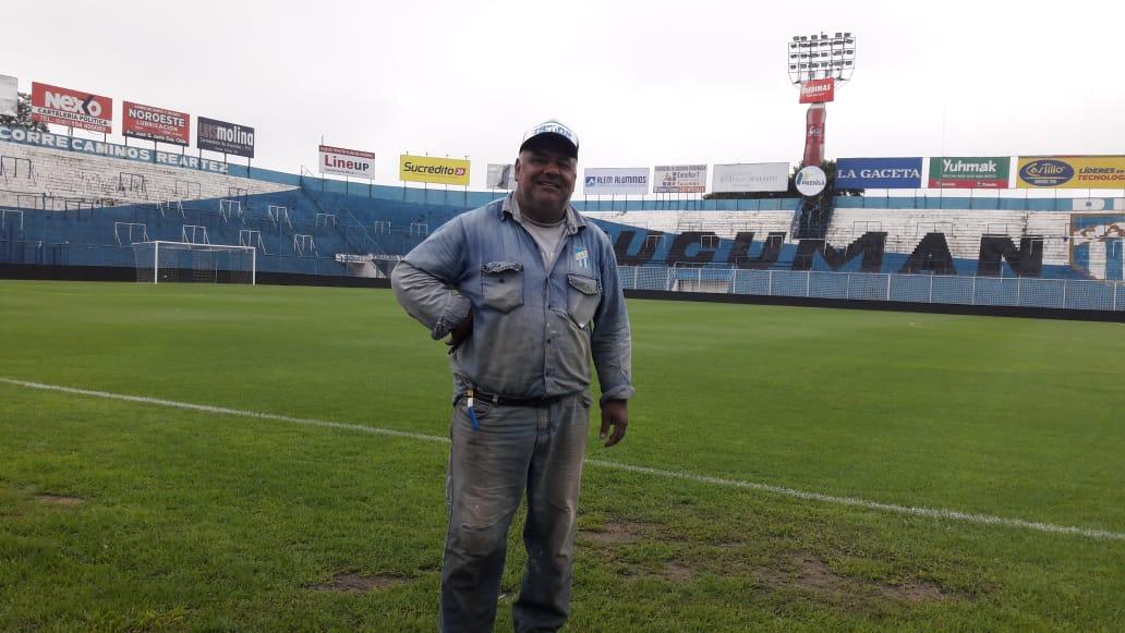 Los trabajadores del “Decano” hicieron su propia entrada en calor antes del duelo con River 