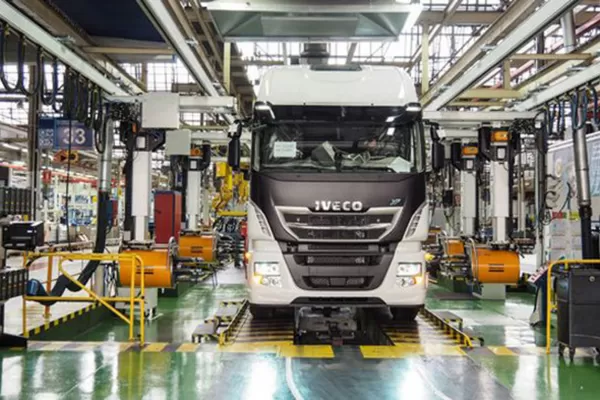 La fábrica de camiones Iveco suspendió a los 900 empleados de su planta de Córdoba