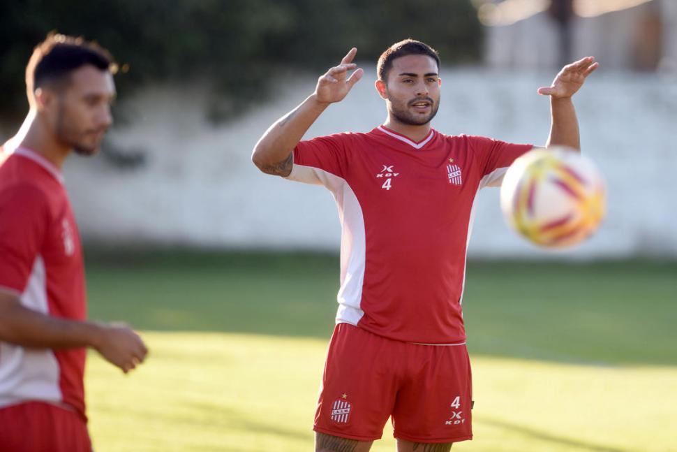 PUESTA A PUNTO. Rodrigo Moreira intentará mejor su imagen frente a Boca.