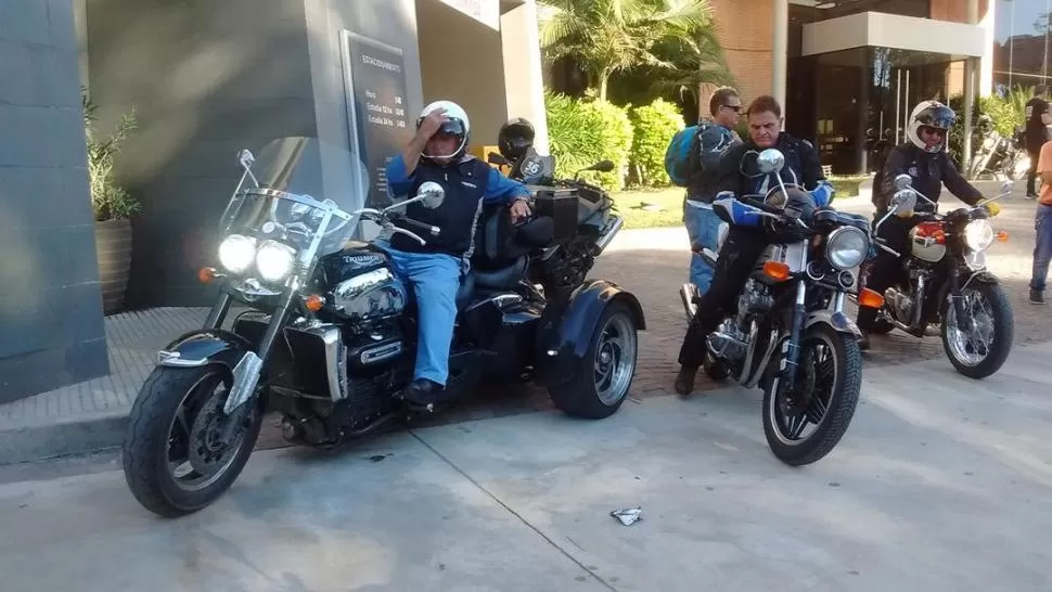 MISIÓN CUMPLIDA. La caravana de 40 motos abandona el autódromo rumbo a Tafí del Valle para la segunda prueba. la gaceta / fotos de mariana apud