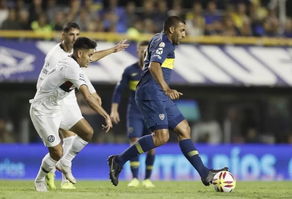 SIN DUDAS. Ábila fue titular contra San Lorenzo y lo sería contra el “Santo”. twitter@BocaJrsOficial