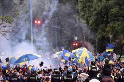 Boca aterrizó en Tucumán y fue recibido por miles de hinchas
