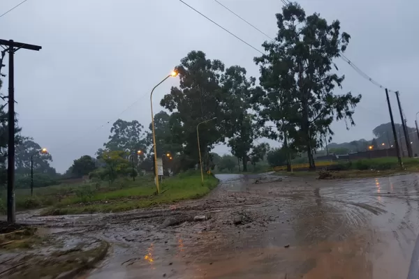 Luego del desborde, la Municipalidad se quejó de la falta de mantenimiento del canal Sur