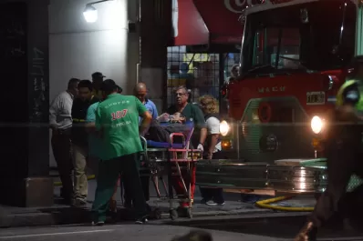 Una mujer sufrió un paro cardiorrespiratorio durante el incendio en Salta al 700