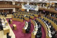 Titularizan a entre 8.000 y 10.000 docentes