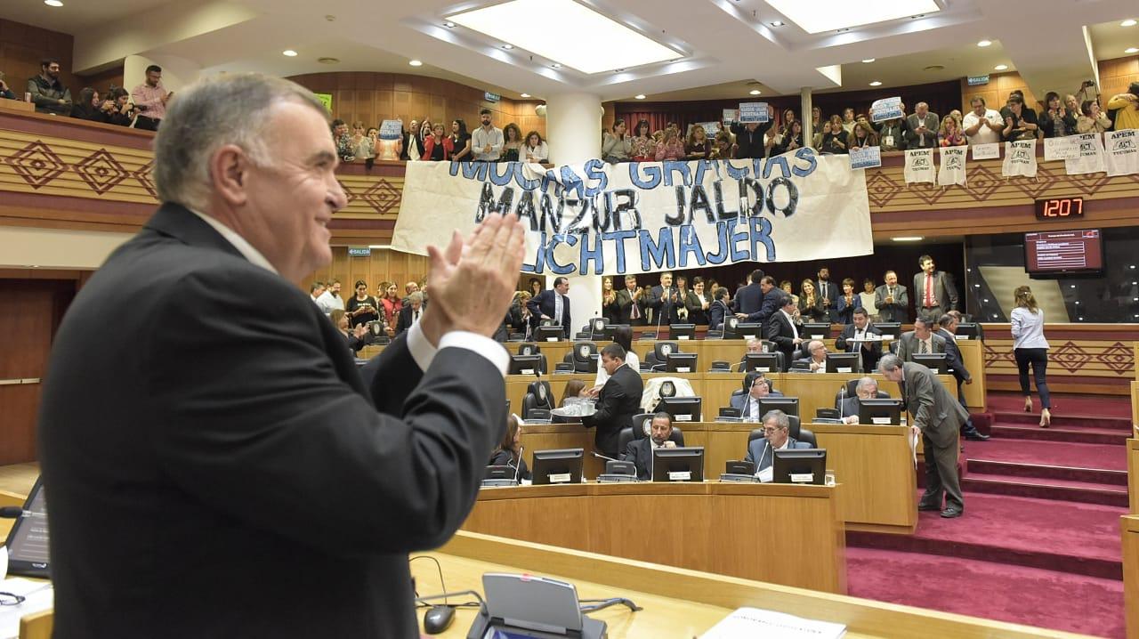 La Legislatura dio vía libre para la titularización de más de 8.000 docentes