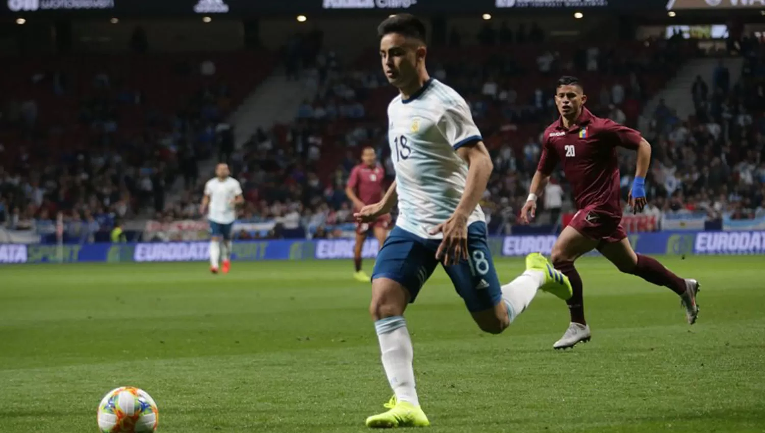 Gonzalo Martínez, en acción contra la Vinotinto. (FOTO TOMADA DE PRENSA AFA)