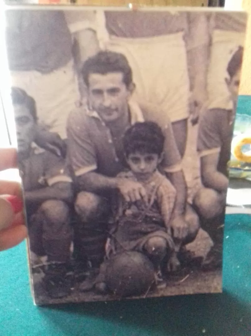 TESORO. En casa de Bety hay una sola foto de su padre. Su recuerdo vive del boca en boca. credito xxxxxxxx