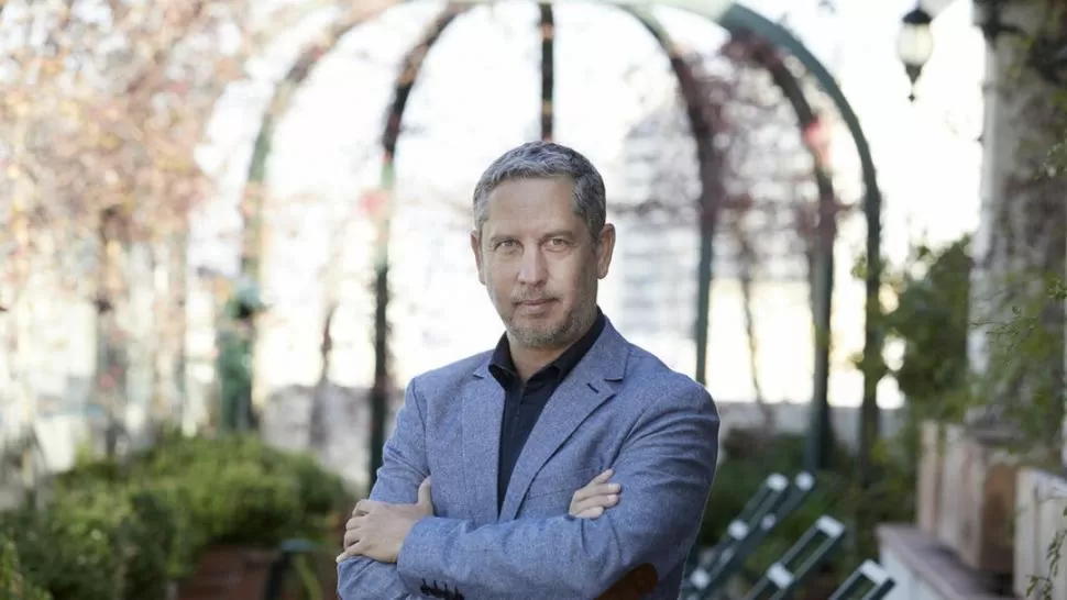 Guillermo Martínez, autor del libro “Los crímenes de Alicia”. 