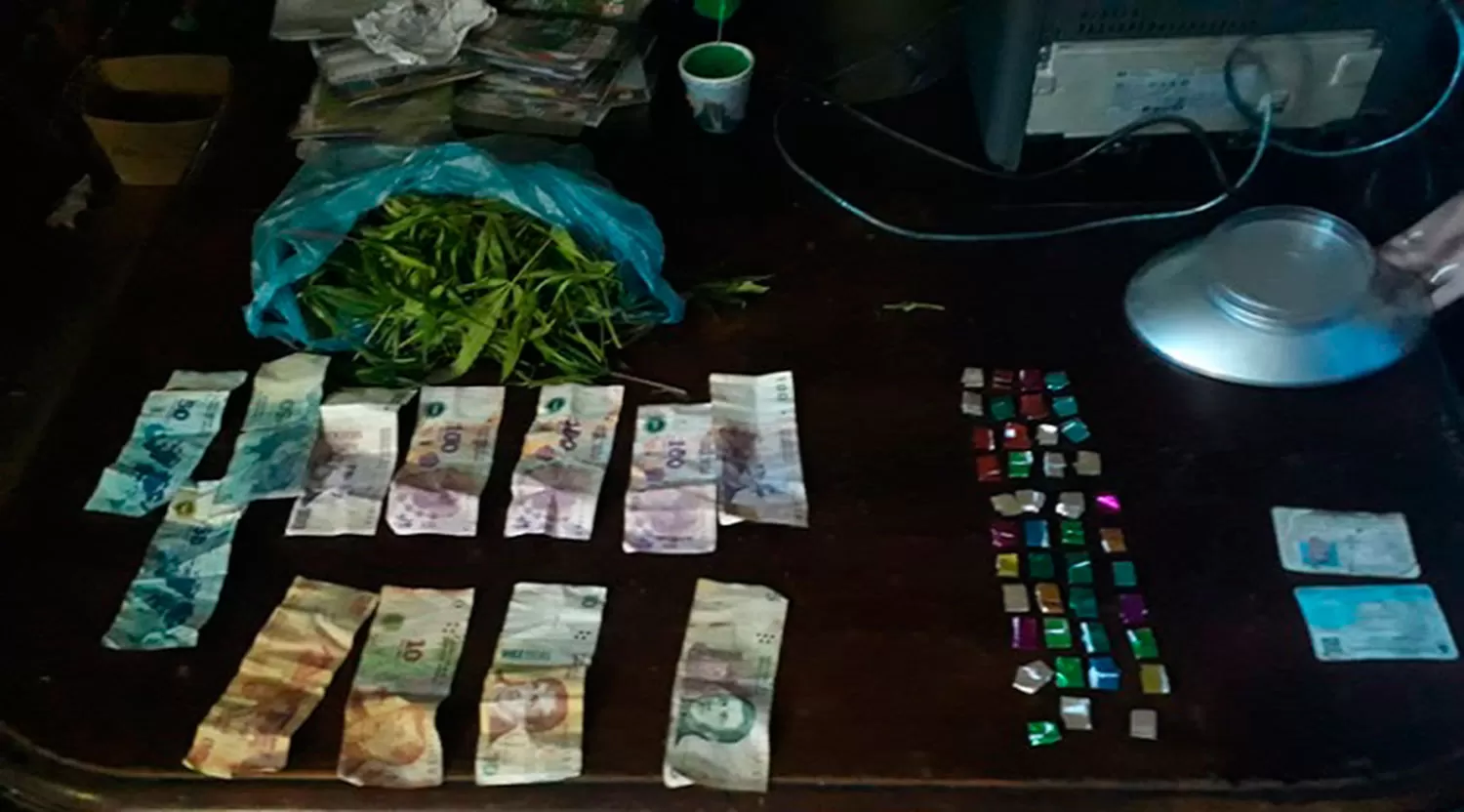 SECUESTRO. Ravioles de cocaína, una bolsa con cannabis y dinero.