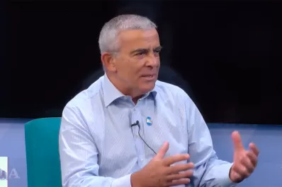 García Hamilton se baja de la puja por la Gobernación y apoya a Silvia Elías