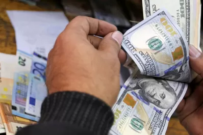 La guerra comercial EEUU-China impactó en el dólar, que subió a $ 45,86