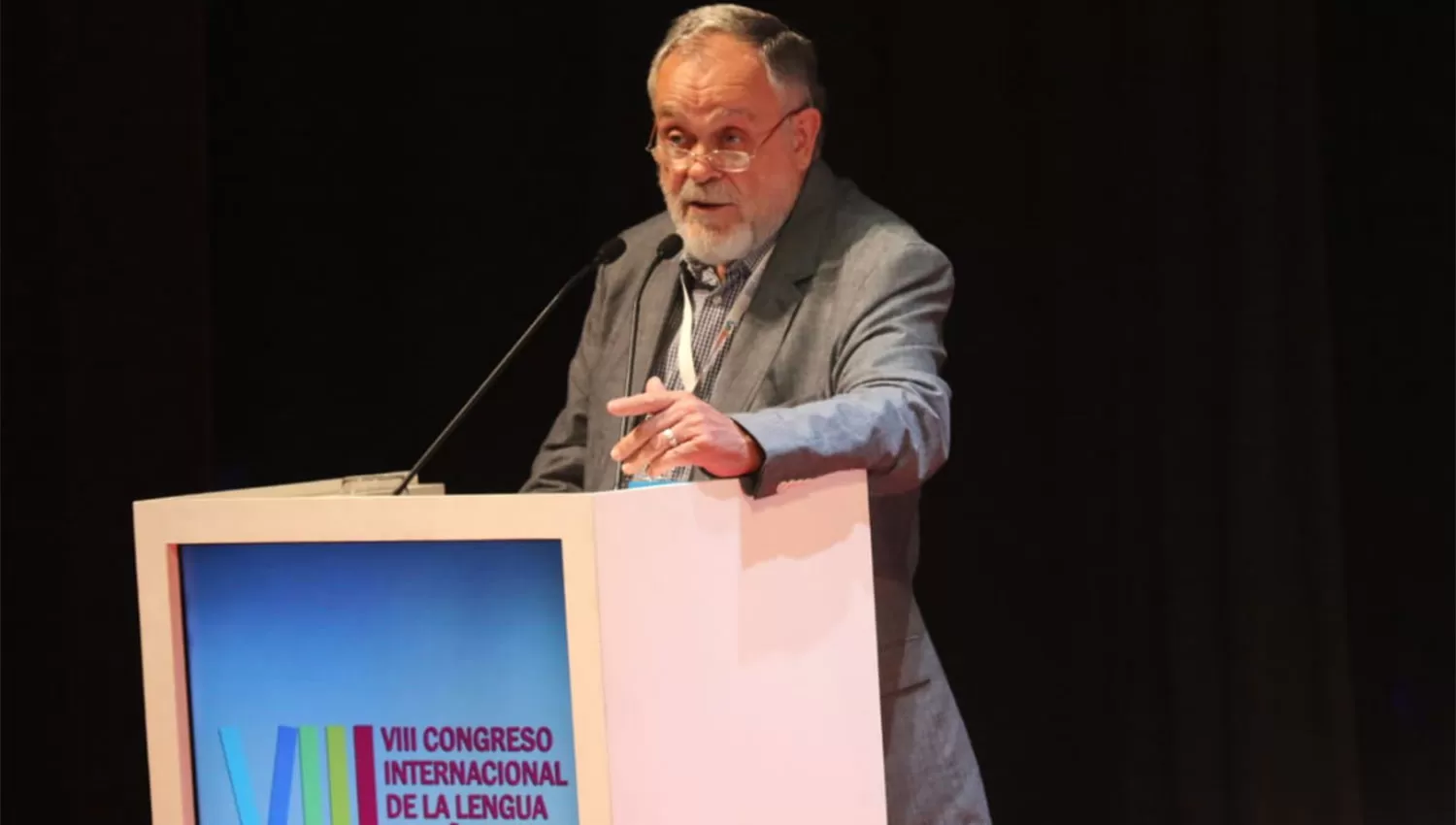 Mempo Giardinelli cuestionó las políticas del Gobierno nacional. FOTO TOMADA DE TWITTER.COM/INSTCERVANTES 