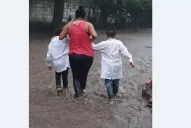 Por las lluvias, 34 alumnos y 10 maestras quedaron aislados en una escuela