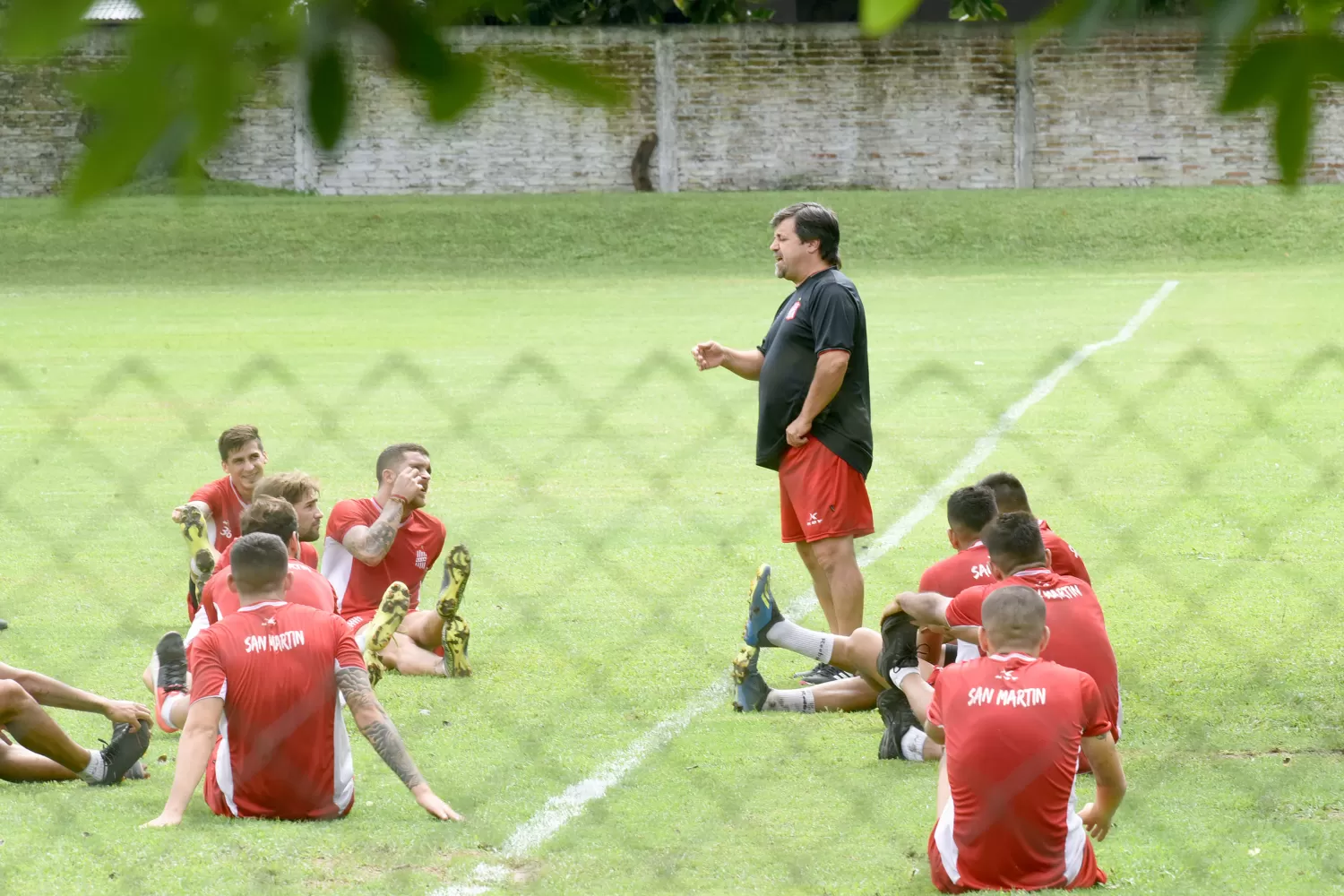 TODO LISTO. Los Santos jugarán su último partido en la Superliga.