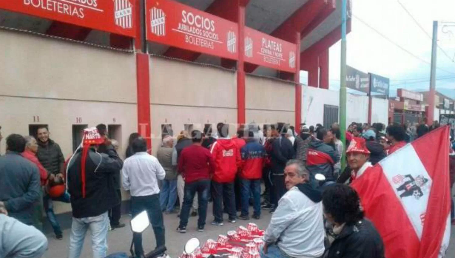 VENTA DE ENTRADAS PARA VER A SAN MARTÍN / ARCHIVO LA GACETA