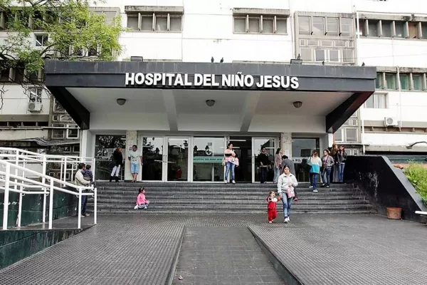 Brutal asalto: le pegó una pedrada a una beba de tres meses y golpeó a la madre