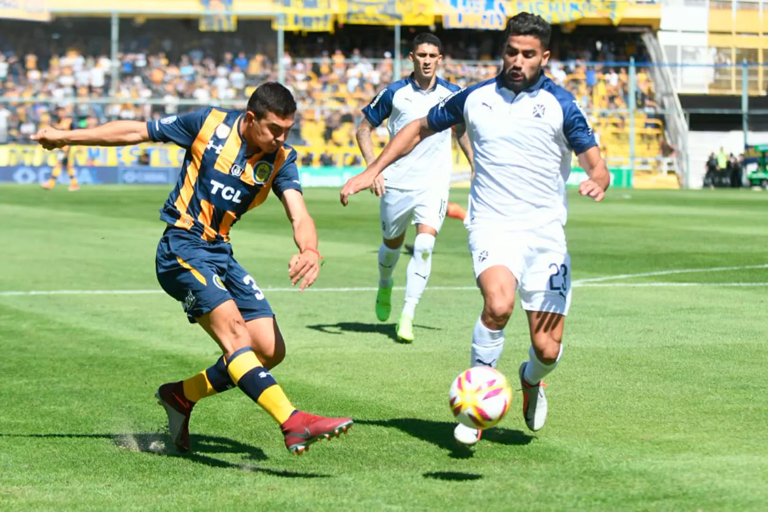 EN ROSARIO. Independiente ganó y se aseguró un lugar en la Copa.