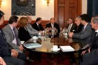 Con una sesión de fotos, Manzur oficializa las listas para las elecciones de junio